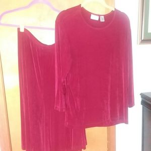 CHICOS Travelers top and skirt set